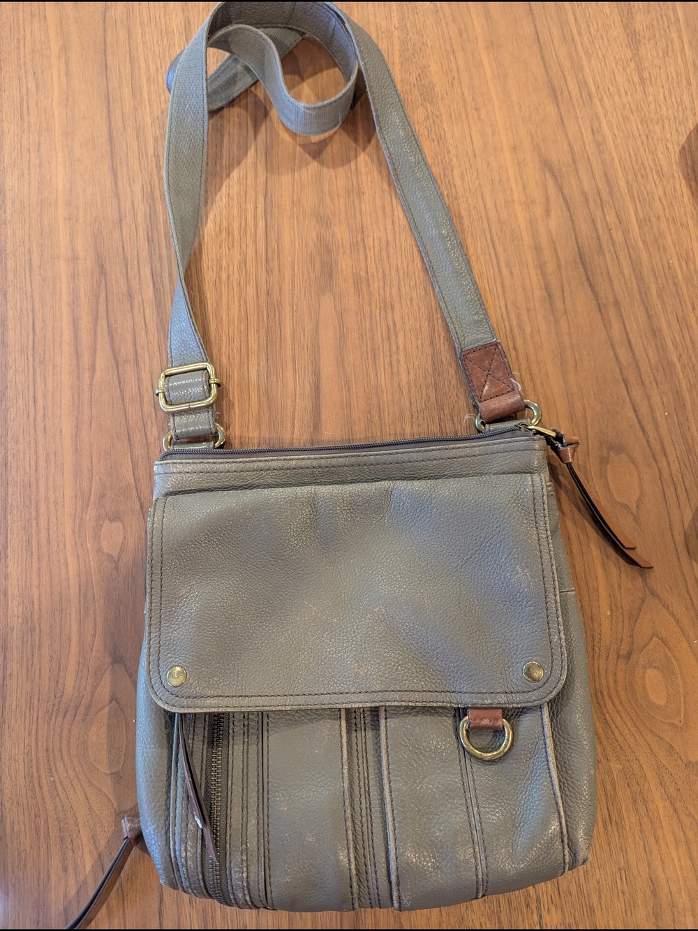 Fossil Genuine Leather Crossbody Bag – Grey Multi-Pocket Organizer Style